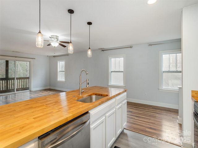 40 Foxden Drive 204, Fletcher, NC 28732