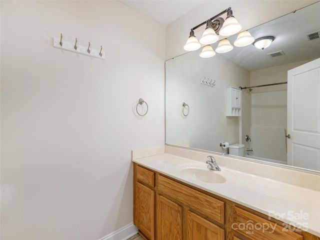 40 Foxden Drive 204, Fletcher, NC 28732