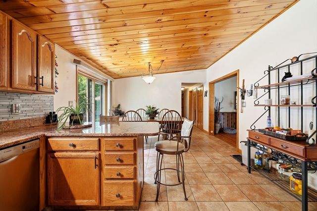108 Oak Knolls Circle, Ludlow, MA 01056