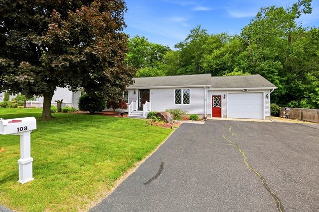 108 Oak Knolls Circle, Ludlow, MA 01056