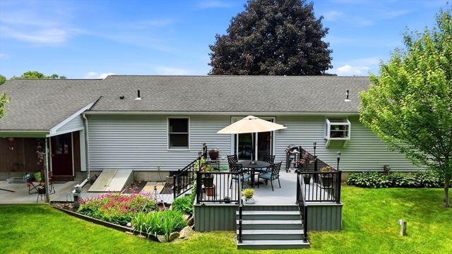 108 Oak Knolls Circle, Ludlow, MA 01056