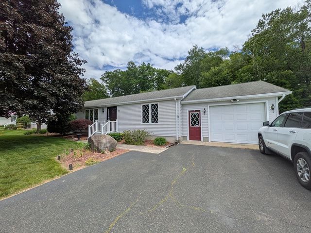 108 Oak Knolls Circle, Ludlow, MA 01056