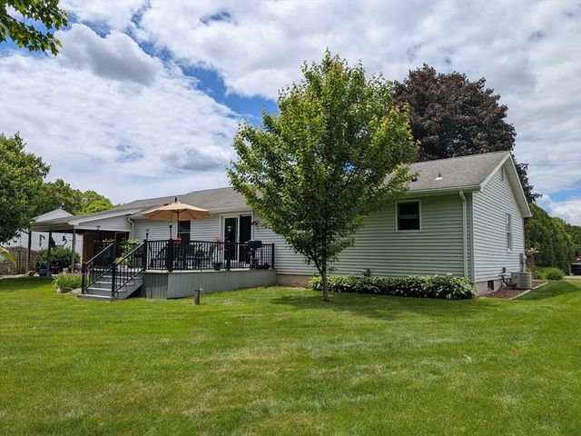 108 Oak Knolls Circle, Ludlow, MA 01056