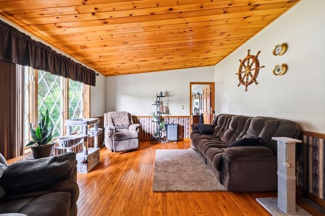 108 Oak Knolls Circle, Ludlow, MA 01056