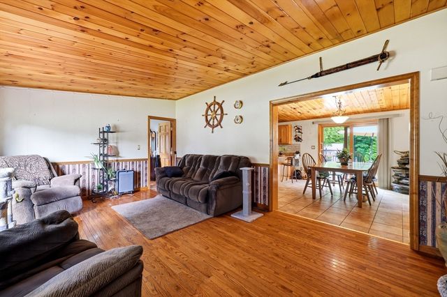 108 Oak Knolls Circle, Ludlow, MA 01056