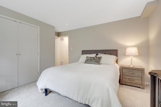 526 SPRINGVALE RD, Great Falls, VA 22066