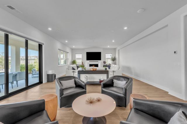 14873 Amber Grove Ct, Folsom, CA 95630