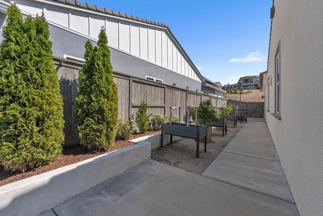 14873 Amber Grove Ct, Folsom, CA 95630