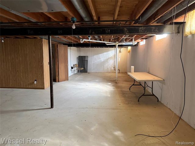 36675 Engleside Drive, Sterling Heights, MI 48310