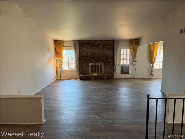 36675 Engleside Drive, Sterling Heights, MI 48310