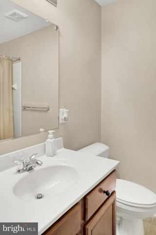 8 INDIANA CIR, Lemoyne, PA 17043