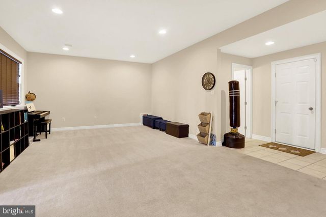 8 INDIANA CIR, Lemoyne, PA 17043