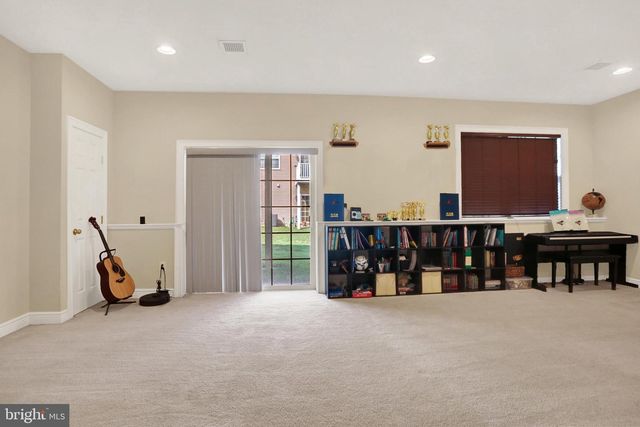 8 INDIANA CIR, Lemoyne, PA 17043