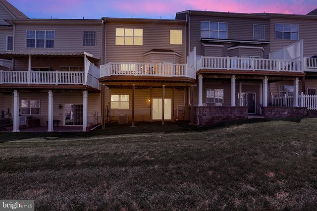 8 INDIANA CIR, Lemoyne, PA 17043