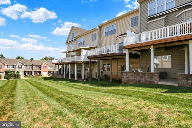 8 INDIANA CIR, Lemoyne, PA 17043