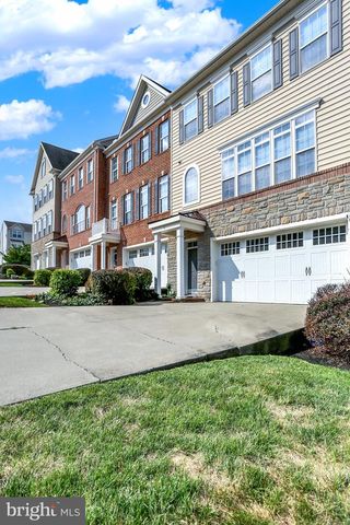 8 INDIANA CIR, Lemoyne, PA 17043