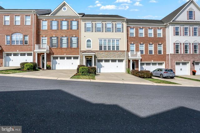 8 INDIANA CIR, Lemoyne, PA 17043