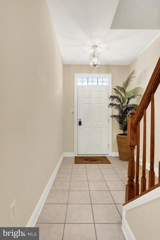 8 INDIANA CIR, Lemoyne, PA 17043