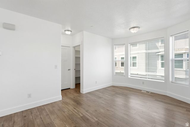 3833 W GARTMORE LN, Taylorsville, UT 84129