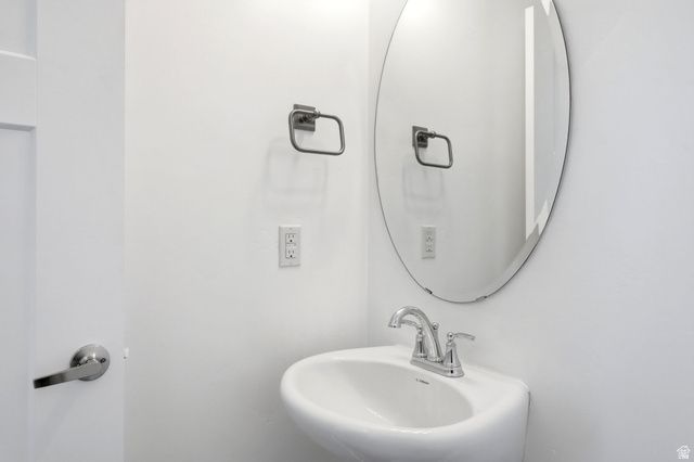 3833 W GARTMORE LN, Taylorsville, UT 84129