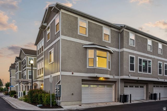 3833 W GARTMORE LN, Taylorsville, UT 84129