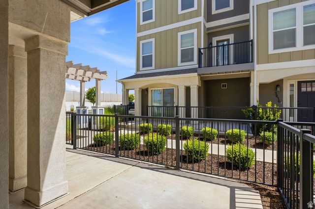 3833 W GARTMORE LN, Taylorsville, UT 84129