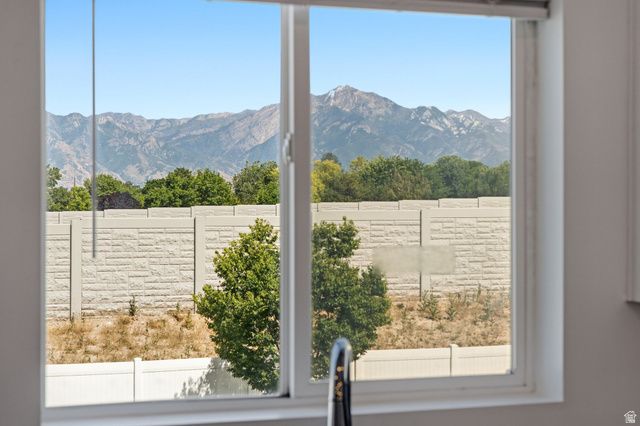 3833 W GARTMORE LN, Taylorsville, UT 84129