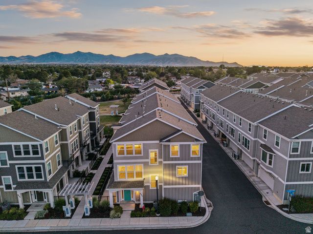 3833 W GARTMORE LN, Taylorsville, UT 84129