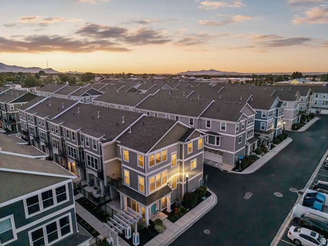 3833 W GARTMORE LN, Taylorsville, UT 84129