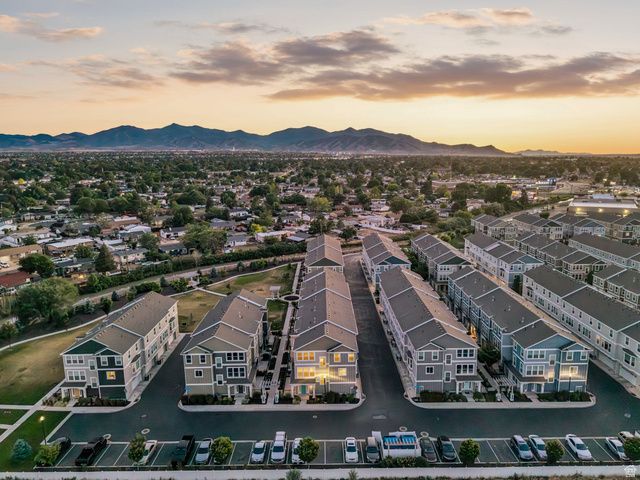 3833 W GARTMORE LN, Taylorsville, UT 84129