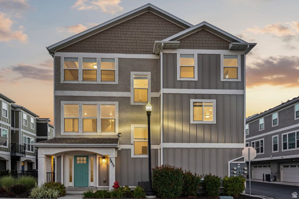 3833 W GARTMORE LN, Taylorsville, UT 84129