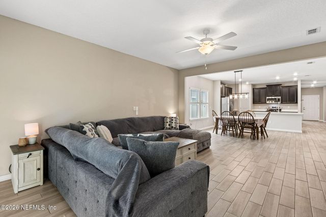10863 VENTNOR Avenue, Jacksonville, FL 32218