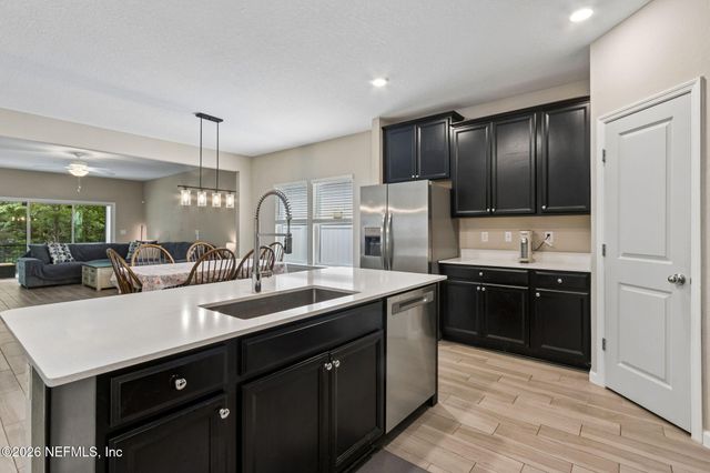 10863 VENTNOR Avenue, Jacksonville, FL 32218