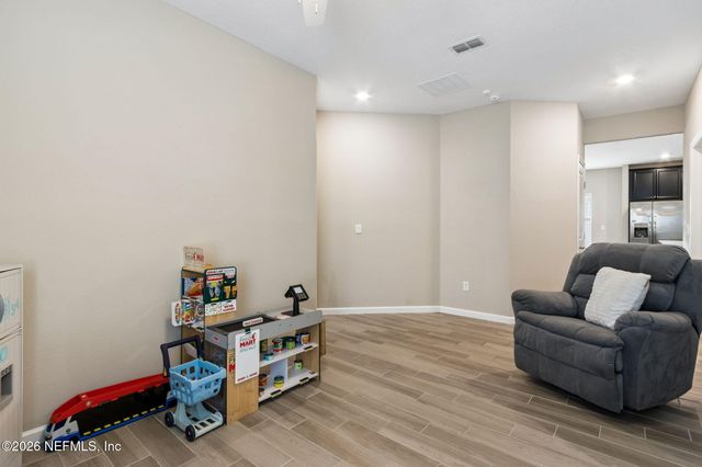 10863 VENTNOR Avenue, Jacksonville, FL 32218