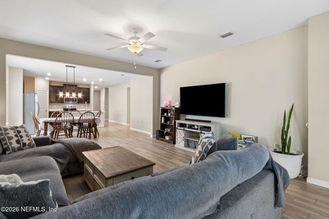 10863 VENTNOR Avenue, Jacksonville, FL 32218