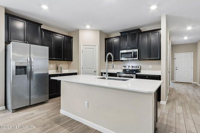 10863 VENTNOR Avenue, Jacksonville, FL 32218