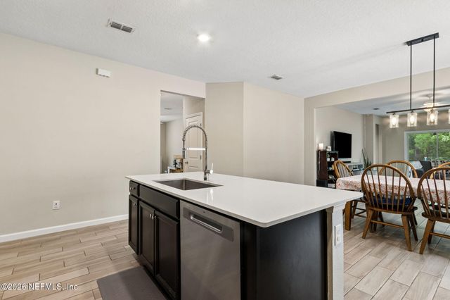 10863 VENTNOR Avenue, Jacksonville, FL 32218