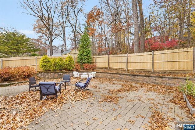 27 Shawnee Trail, Denville Township, NJ 07834