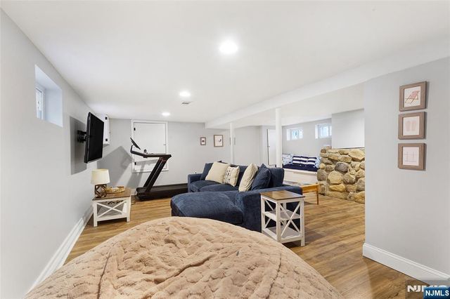 27 Shawnee Trail, Denville Township, NJ 07834