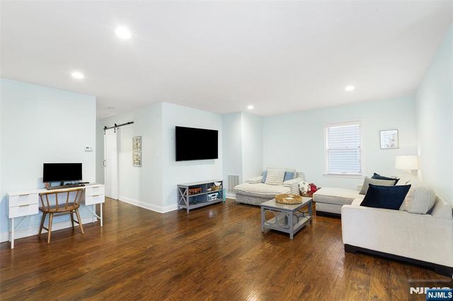 27 Shawnee Trail, Denville Township, NJ 07834