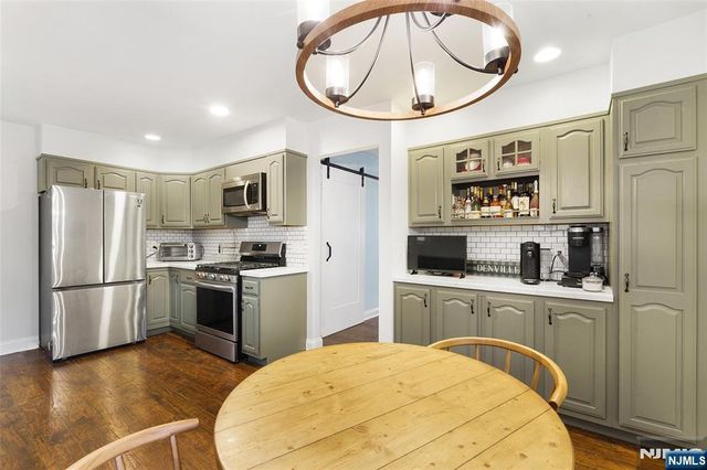 27 Shawnee Trail, Denville Township, NJ 07834