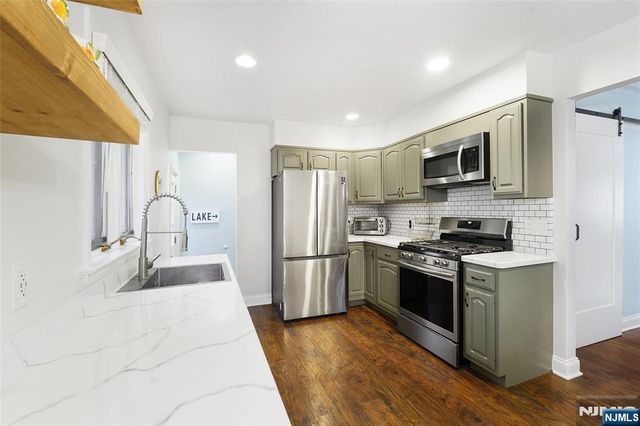 27 Shawnee Trail, Denville Township, NJ 07834