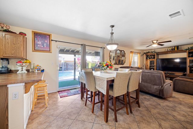 1842 Santa Maria Avenue, Porterville, CA 93257