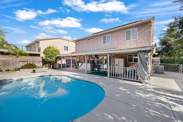 1842 Santa Maria Avenue, Porterville, CA 93257