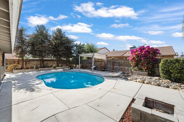 1842 Santa Maria Avenue, Porterville, CA 93257