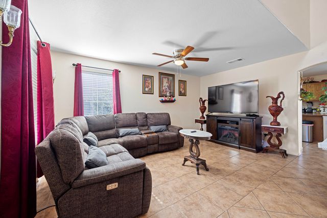 1842 Santa Maria Avenue, Porterville, CA 93257