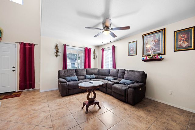 1842 Santa Maria Avenue, Porterville, CA 93257
