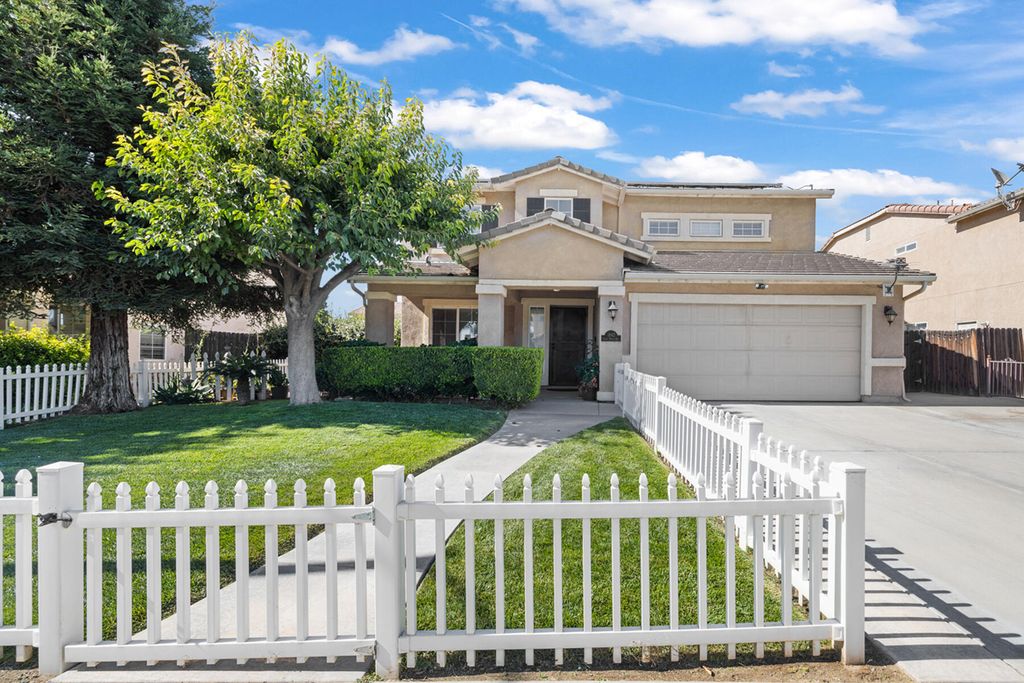 1842 Santa Maria Avenue, Porterville, CA 93257