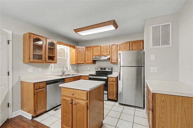 122 Davis Mill Court, Lawrenceville, GA 30044