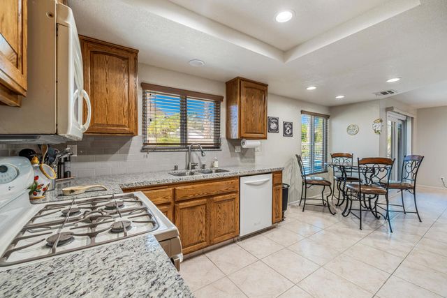 49035 Tango Court, La Quinta, CA 92253